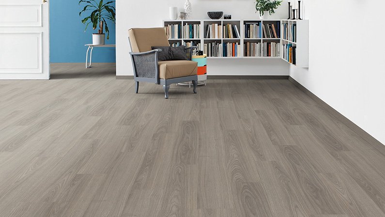 Ламинат Haro Tritty 100 Loft 4V дуб античный серый 535368 фото в интерьере